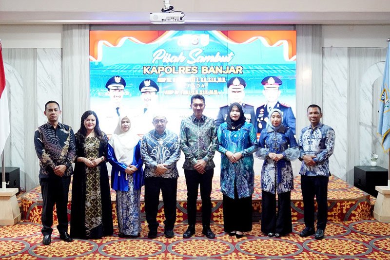 Hal 4 3 Klm Martapura Pisah sambut