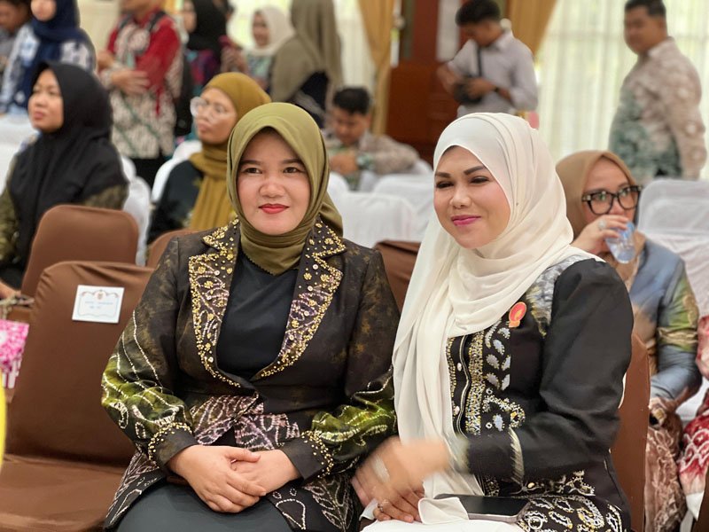 Ketua TP PKK Kotabaru Hadiri Pelantikan Dekranasda Provinsi Kal-Sel 1 Hal 4 Kotabaru 3 klm 3