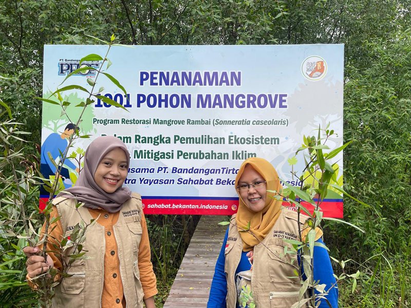 Peringati Hari Bumi Sedunia, SBI Bersama PT Bandangan Tirta Agung Tanam 1001 Pohon Mangrove 1 Hal 5 3 KLM SBI