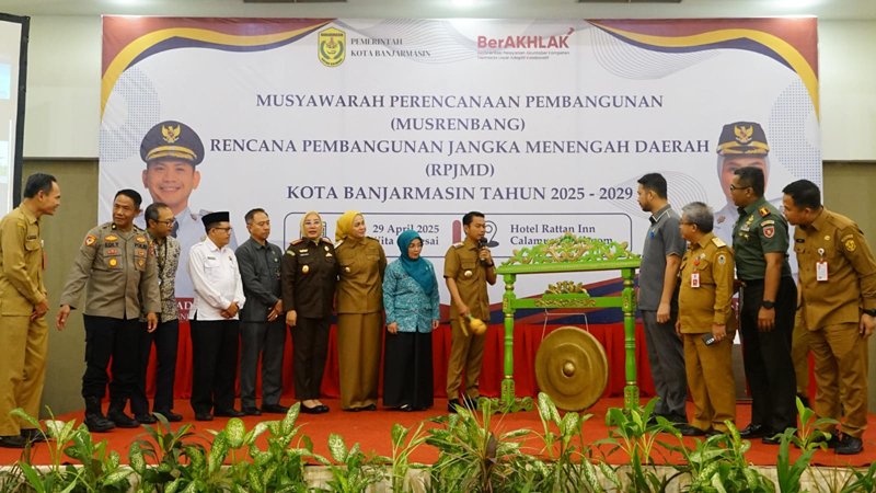 Yamin Pinta RPJMD Kota Banjarmasin Utamakan Kepentingan Masyarakat 1 Hal 5 35 Klm Kontrak 1 1