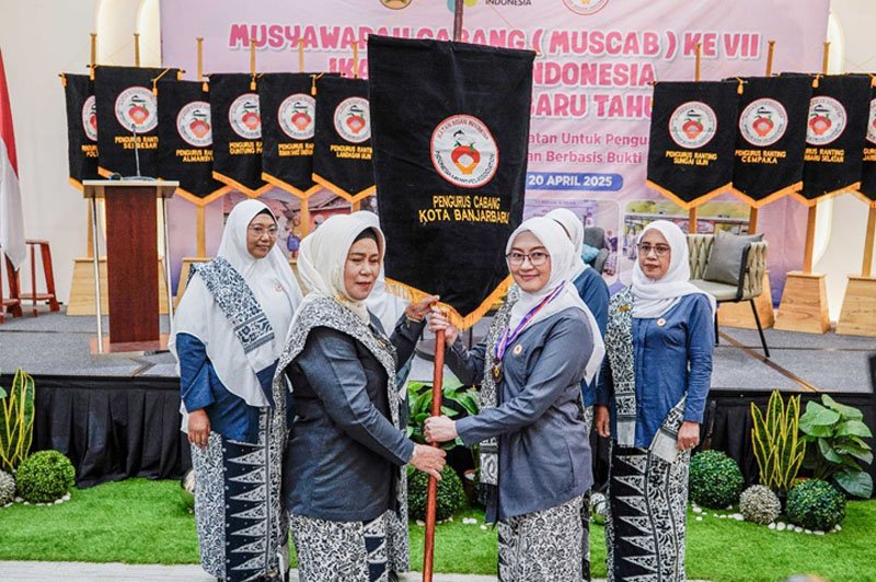 Hal 6 3 KLM BJB 1 Hadiah