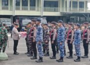 TNI-Polri Sinergi Bagikan Sembako Kepada Masyarakat