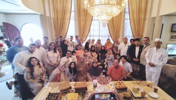 Penuh Keakraban Warnai Silaturahmi Lebaran Idul Fitri Keluarga Besar Pendiri Kalimantan Post HM Taufik Effendi