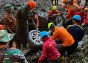 Sepuluh Korban Tanah Longsor Ditemukan Meninggal Dunia