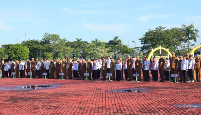 Sekda Tapin Tegaskan Disiplin ASN dan PTT dalam Apel Pagi 3 IMG 20250414 WA0015