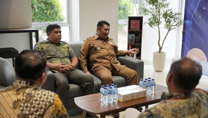 Bupati HST Jajaki Kerja Sama Pembangunan UPT Bahasa dengan Briton Jakarta