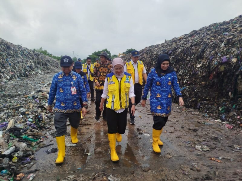Dirjen Cipta Karya Sebut Kondisi Sampah di Banjarmasin Memprihatinkan 1 IMG 20250417 WA0021 e1744869434974