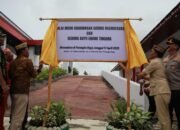Gubernur Resmikan Balai Induk Hindu Kaharingan 24 Gubernur Resmikan Balai Induk Hindu Kaharingan