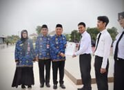 Wabup Tapin Minta CPNS Menerima SK Jangan Merasa Bisa Bekerja Sendiri 12 Wabup Tapin Minta CPNS Menerima SK Jangan Merasa Bisa Bekerja Sendiri