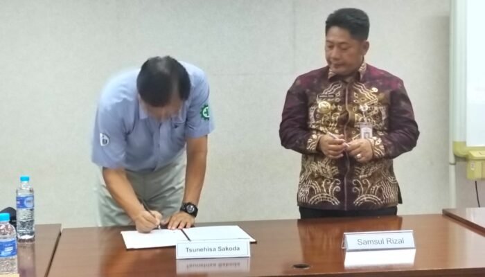 Pemkab HST MoU dengan PT Bridgestone Kalimantan Plantation 3 IMG 20250422 WA0037