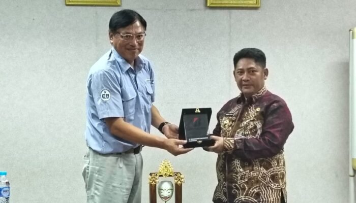 Pemkab HST MoU dengan PT Bridgestone Kalimantan Plantation 4 IMG 20250422 WA0038
