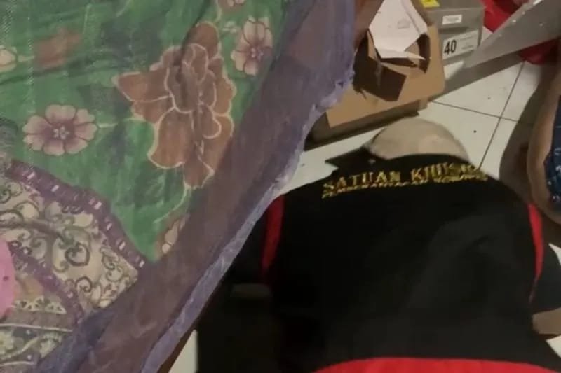 Kejagung Sita Uang Miliaran Rupiah dari Tersangka yang Disimpan di Bawah Kasur 1 IMG 20250423 WA0054