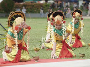 Pemkab HST Peringati Hari Tari Sedunia 3 IMG 20250428 WA0025