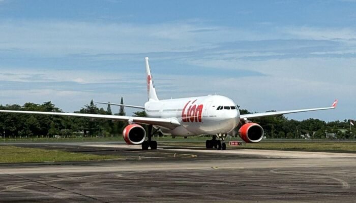 Dua Unit Pesawat Telah Tiba di Bandara Syamsudin Noor, Siap Layani Embarkasi Haji 2025
