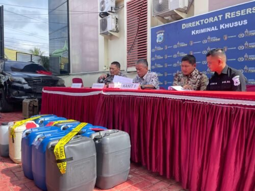 Polda Kalsel Ungkap Permainan Operator SPBU Melansir Pertalite di atas HET 1 WhatsApp Image 2025 04 11 at 14.43.55 scaled e1744354321700