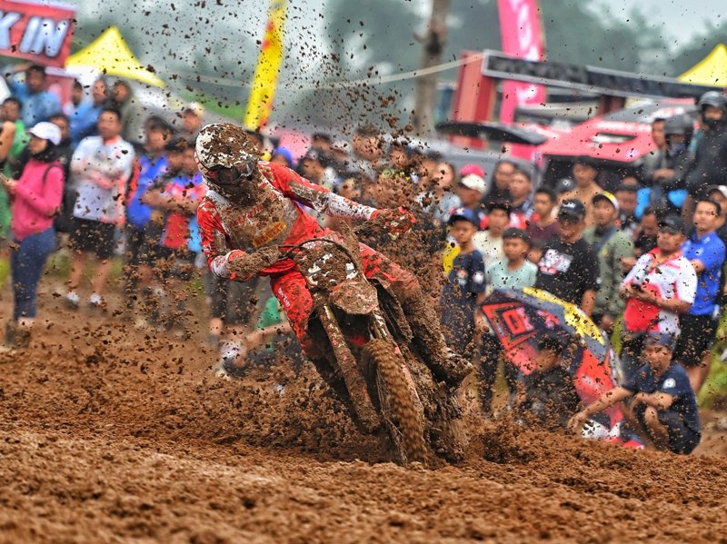 Lawan Trek Ekstrem, CRF Tetap Melesat Raih Podium di Kejurnas Motocross Wonosobo 1 08 2klm Kejurnas motorcross jpg