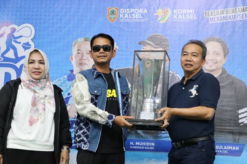 08 2klm piala bergilir jpg