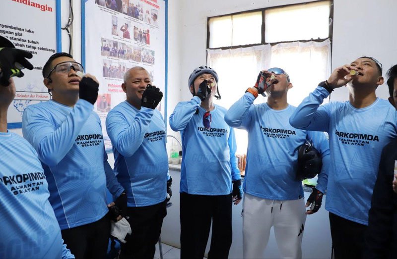 1 35 klm Kontrak Pemprov 4 Gubernur H.Muhidin rasakan minum Albumin GaHar