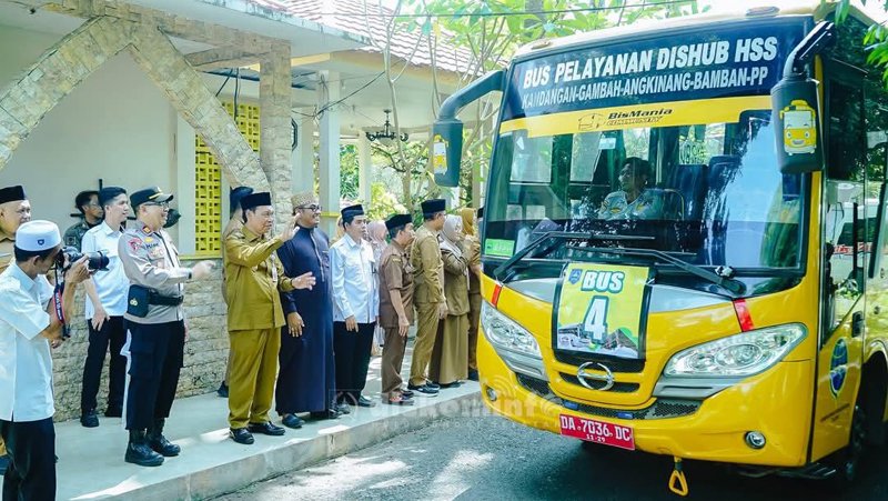 Wabup Lepas Keberangkatan 81 Jamaah Haji HSS 1 Hal 12 HSS 1 3 klm 17
