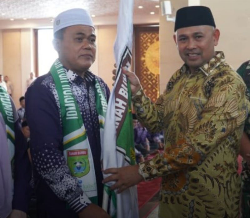 Wabup Lepas 196 Jemaah Calon Haji Tanbu 1 Hal 12 Tanbu 35 klm 13