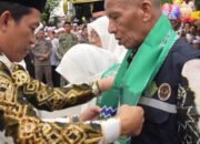 Lepas Calon Jemaah Haji Bupati Titip Doa Balangan Aman dan Sejahtera 33 Lepas Calon Jemaah Haji Bupati Titip Doa Balangan Aman dan Sejahtera