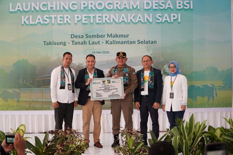 Bupati Luncurkan Program BSI di Desa Sumber Makmur 1 Hal 2 Tala 3 klm 7