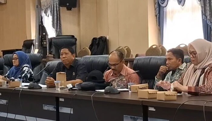 Hal 5 Lensa 5 DPRD Kota Banjarmasin