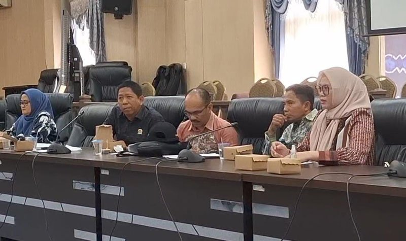 Hal 6 3 KLM Bahas Perda Kota Layak Anak