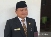 Ketua DPRD Kapuas Ingatkan Pejabat Baru Amanah dalam Bekerja 14 Ketua DPRD Kapuas Ingatkan Pejabat Baru Amanah dalam Bekerja