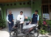 Wali Kota Banjarmasin HM Yamin Serahkan Hadiah Pelanggan Teladan PAM Bandarmasih 34 Wali Kota Banjarmasin HM Yamin Serahkan Hadiah Pelanggan Teladan PAM Bandarmasih
