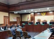 Dua Hakim Pemberi "Vonis Bebas" Ronald Tannur Minta Jalani Hukuman di Daerah 31 Dua Hakim Pemberi “Vonis Bebas” Ronald Tannur Minta Jalani Hukuman di Daerah