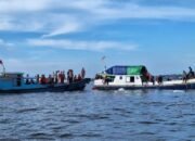 Kapal Feri Tenggelam di Perairan Penajam Kaltim, Dua Penumpang Diduga Terjebak di Dalam Mobil 33 Kapal Feri Tenggelam di Perairan Penajam Kaltim, Dua Penumpang Diduga Terjebak di Dalam Mobil