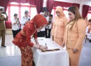 Ketua TP-PKK Pimpin Serah Terima Dharma Wanita Persatuan Kalteng 31 Ketua TP-PKK Pimpin Serah Terima Dharma Wanita Persatuan Kalteng