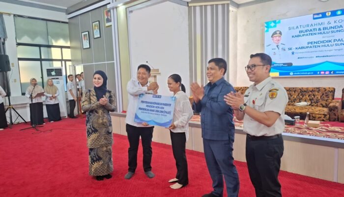Hardiknas 2025, HST Raih SPM Pendidikan Tertinggi se-Kalsel