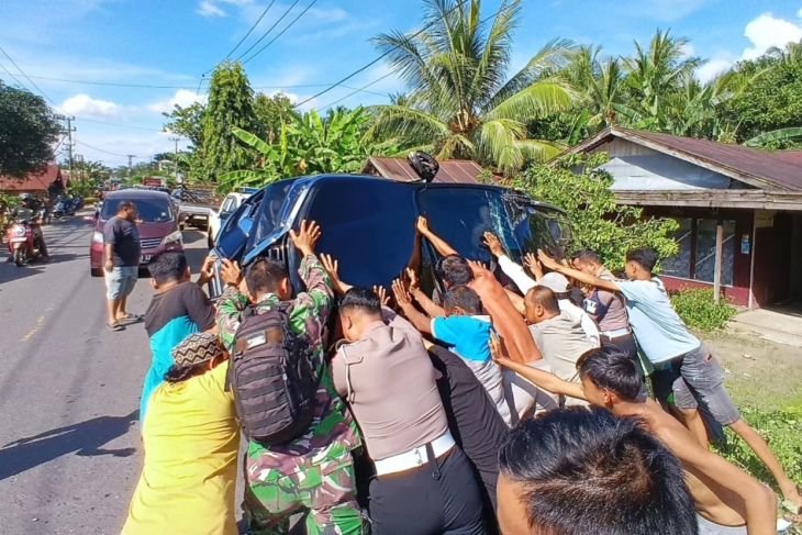 Mobil Komisaris Bank Kalsel dan Pejabat Pemprov Alami Kecelakaan di Barikin HST 1 IMG 20250507 WA0099