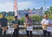 Wabup HST Ikut Panen Cabai Perdana di Desa Dangu