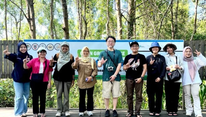 Dr Amalia Rezeki Terima Kunjungan Peneliti dari Utsunomiya University Jepang di Stasiun Riset Bekantan Pulau Curiak