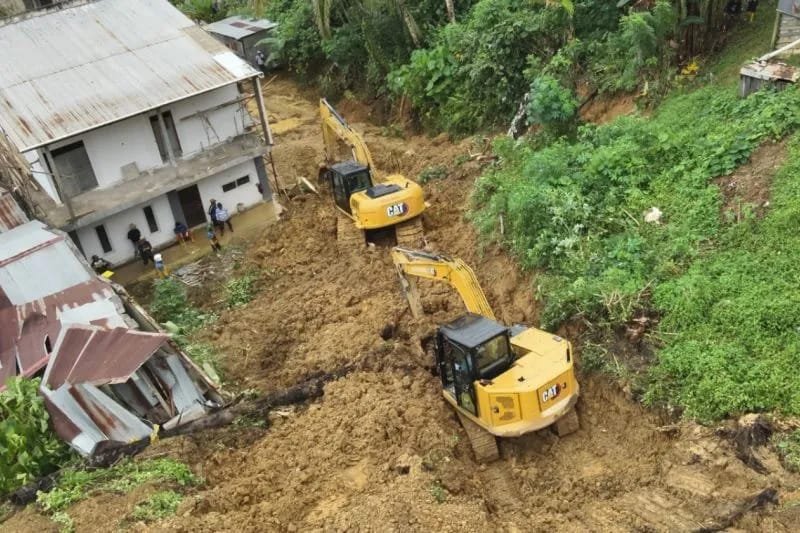 Dua Meninggal dan Dua Selamat akibat Tanah Longsor di Samarinda 1 IMG 20250513 WA0007 1