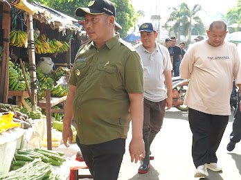 Samsul Rizal Pimpin Gerakan Jumat Bersih di Pasar Keramat, Ciptakan Lingkungan Sehat dan Asri 1 IMG 20250516 WA0033