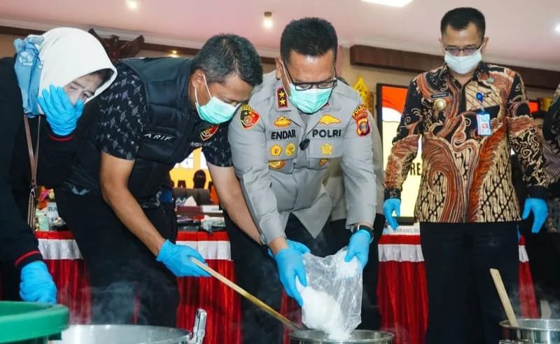 Sebanyak 98.108 Kilogram Sabu dan 2,8 Kilogram Ganja Disita Polda Kaltim 1 IMG 20250517 WA0004