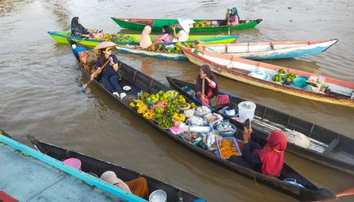 Laras Kepincut Susur Sungai dan Pasar Terapung Lok Baintan, Pedagang Keluhkan Menurunnya Penghasilan 3 IMG 20250517 WA0006