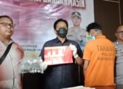 Dihadapan Orang Tua, Pengedar Narkoba Jabuk Ditangkap 17 Dihadapan Orang Tua, Pengedar Narkoba Jabuk Ditangkap