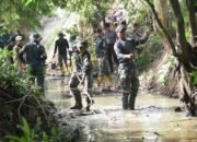 Cegah Banjir, Satgas TMMD Ke-124 Kodim 1002/HST Bersih Sungai di Pengambau Hilir Luar 11 Cegah Banjir, Satgas TMMD Ke-124 Kodim 1002/HST Bersih Sungai di Pengambau Hilir Luar