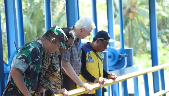 Bupati HSU Sahrujani Dampingi Dirjen Lahan dan Imigrasi Pertanian Tinjau Polder Alabio 3 IMG 20250522 WA0069