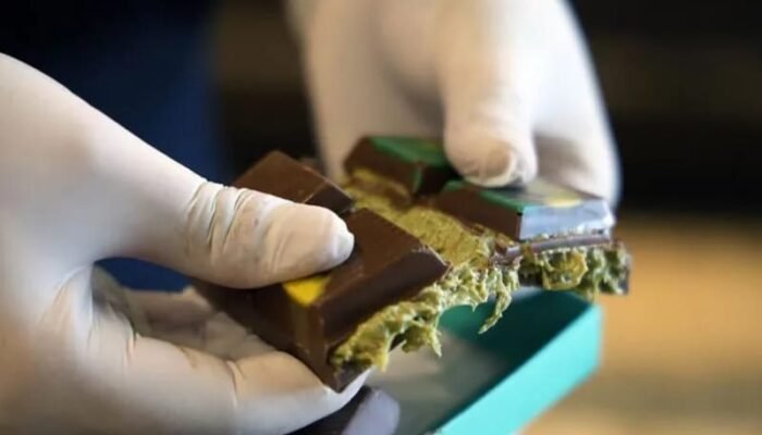 Konsumsi Cokelat Hitam Membantu Meredakan Nyeri Menstruasi