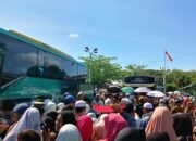 Pemkab HST Lepas Rombongan Haji 2025 19 Pemkab HST Lepas Rombongan Haji 2025