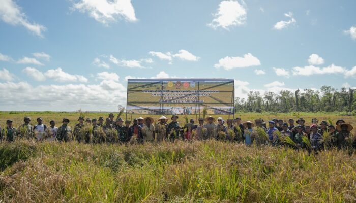 Berhasil Panen Padi di Tanah Papua, Haji Isam Disebut Harus Jadi Inspirasi Pengusaha Nasional