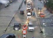 Hujan Lebat Akibatkan banjir dan Lima Lokasi Longsor di Samarinda 22 Hujan Lebat Akibatkan banjir dan Lima Lokasi Longsor di Samarinda