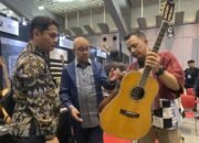 Gitar Buatan Indonesia Catat Transaksi Rp3,33 Miliar di Jepang 42 Gitar Buatan Indonesia Catat Transaksi Rp3,33 Miliar di Jepang