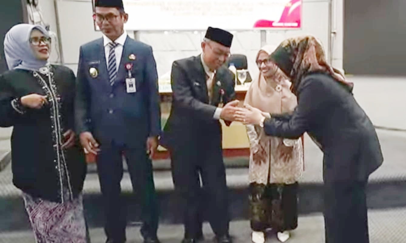 Hadiri Pelantikan Pj Sekda Balangan, Ketua DPRD Harapkan Sinergitas Antar Instasi 1 IMG 20250515 140714